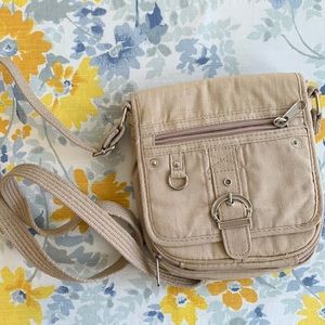 Functional + stylish purse with multiple pockets